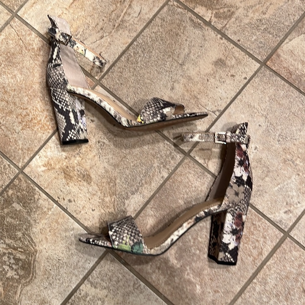 Vince Camuto Corlina Leather Shoes- 5 1/2